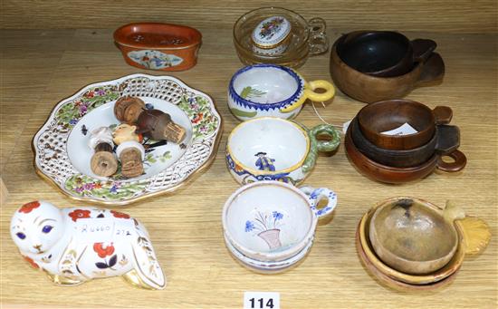 A collection of mixed European and English ceramics